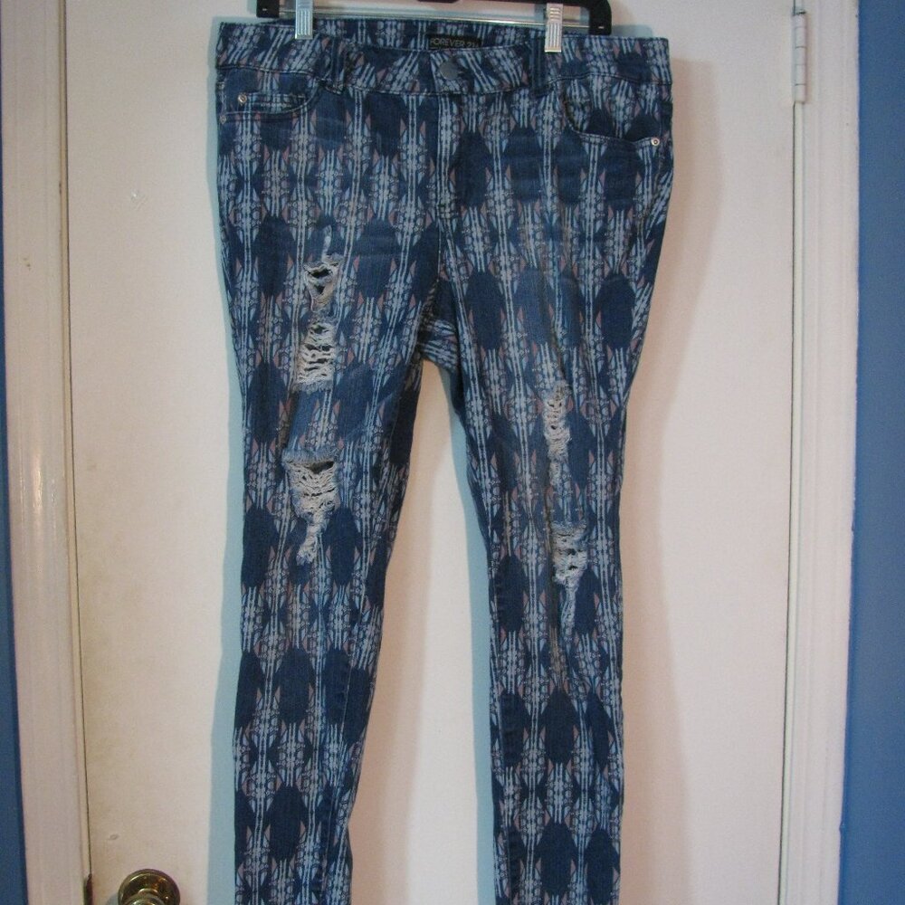 Forever 21 + F21 Plus Fancy Jeans Size 16 Aztec Tribal Print Skinny Tapered EUC
